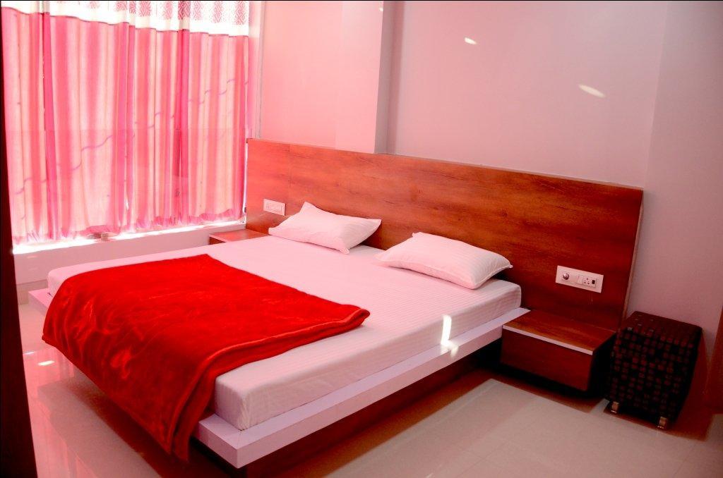 Hotel Tathastu Udždžain Exteriér fotografie